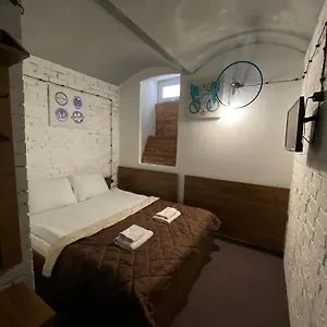 https://lisaped-na-zustrichnius.hotelslviv.net